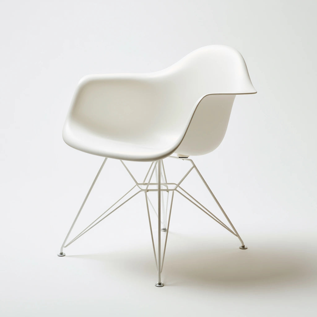 Fauteuil d'appoint aux lignes épurées, coloris blanc